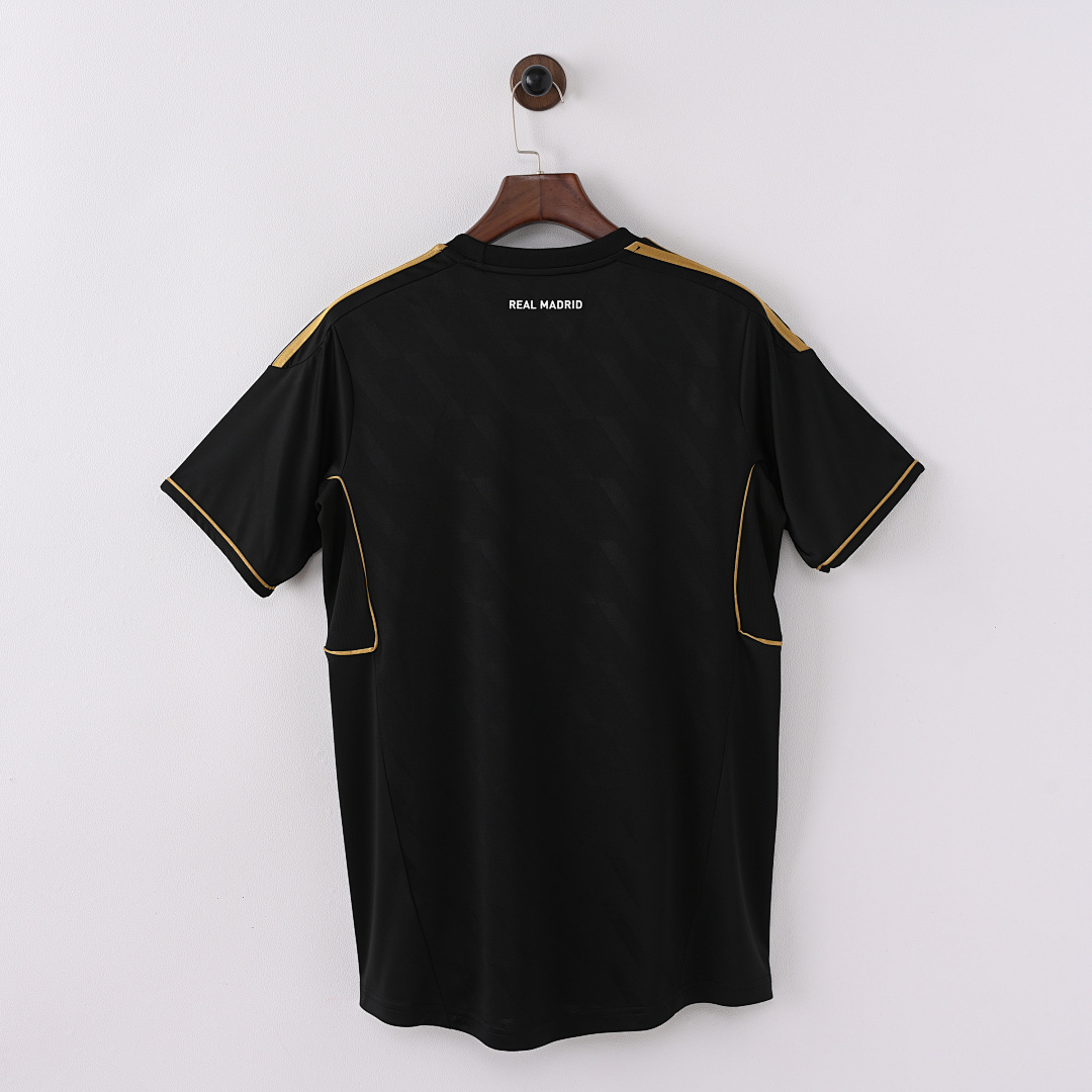 11-12 Real Madrid away - Image 2