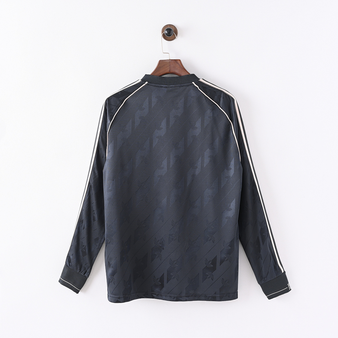 24-25 Real Madrid Retro - Image 2