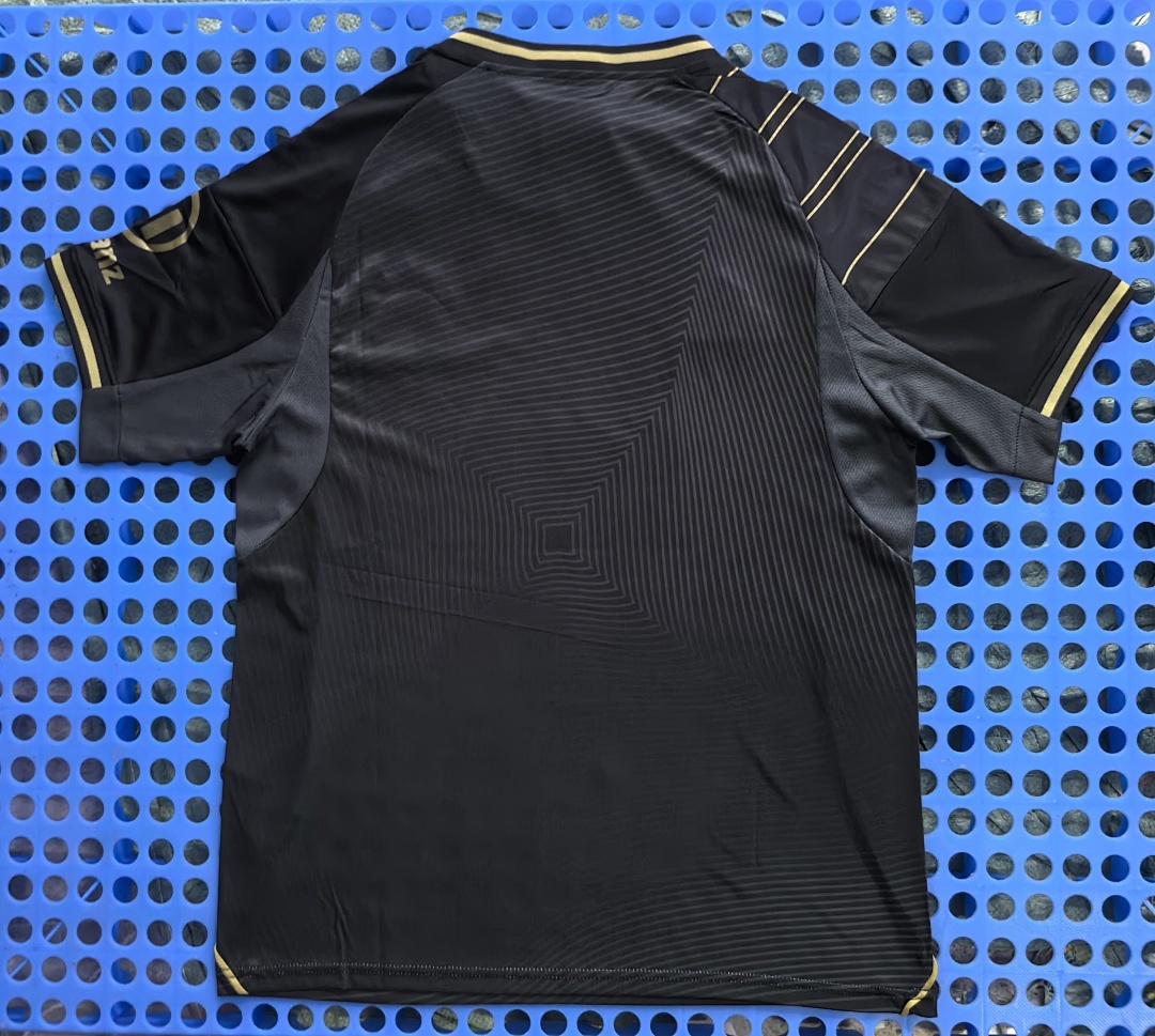 2025 Bayern Black Training Jersey - immagine 2