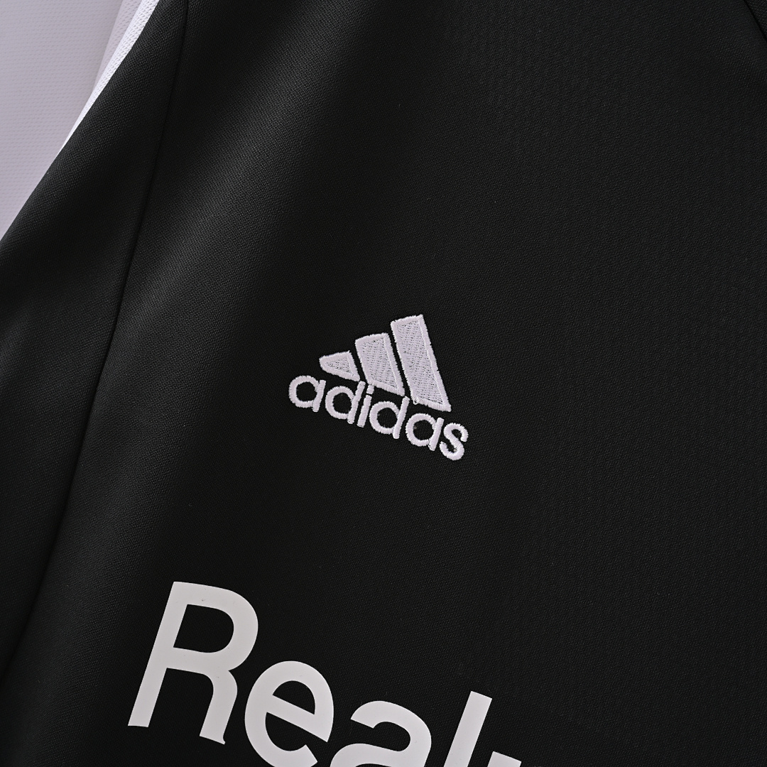 01-02 Real Madrid home court - immagine 11