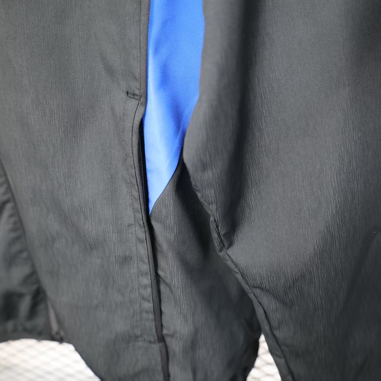 Manchester United windbreaker (with internal net) - Image 3