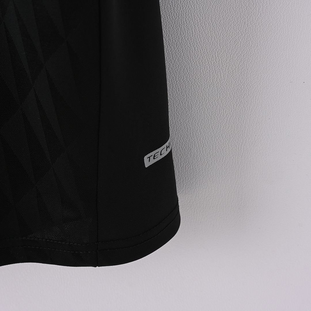 10-11 Liverpool second guest - Image 3