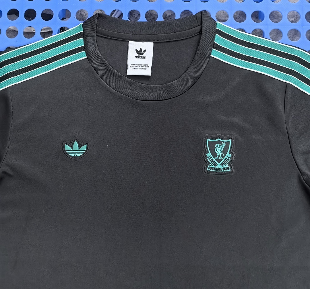 2025 Liverpool Retro T-Shirt Black S-4XL - immagine 3