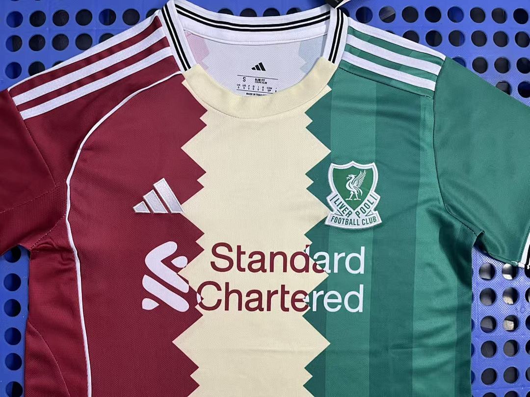 2025 Liverpool Tricolor Special Edition - immagine 3