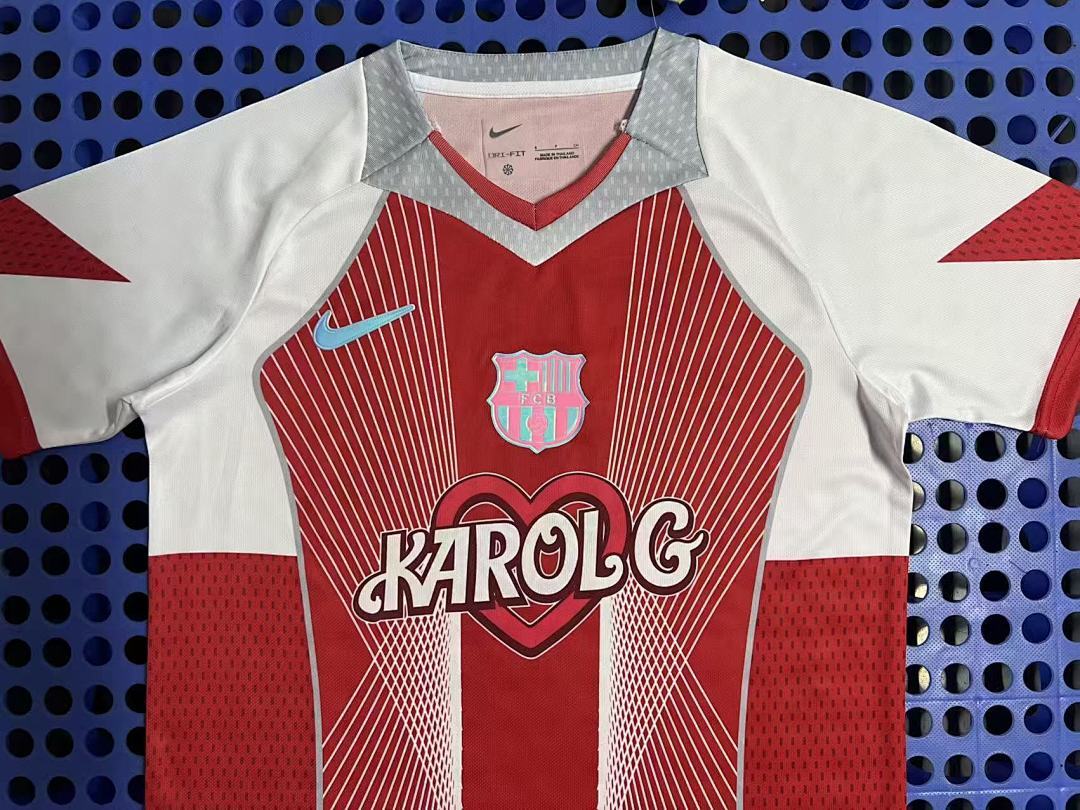 2025 Barcelona red and white heart-shaped special edition - Image 3