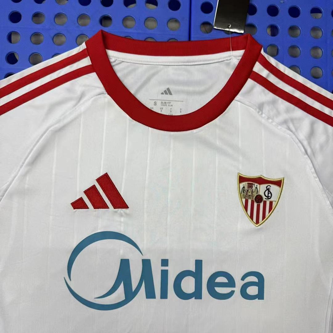 2025 Sevilla home game - Image 3