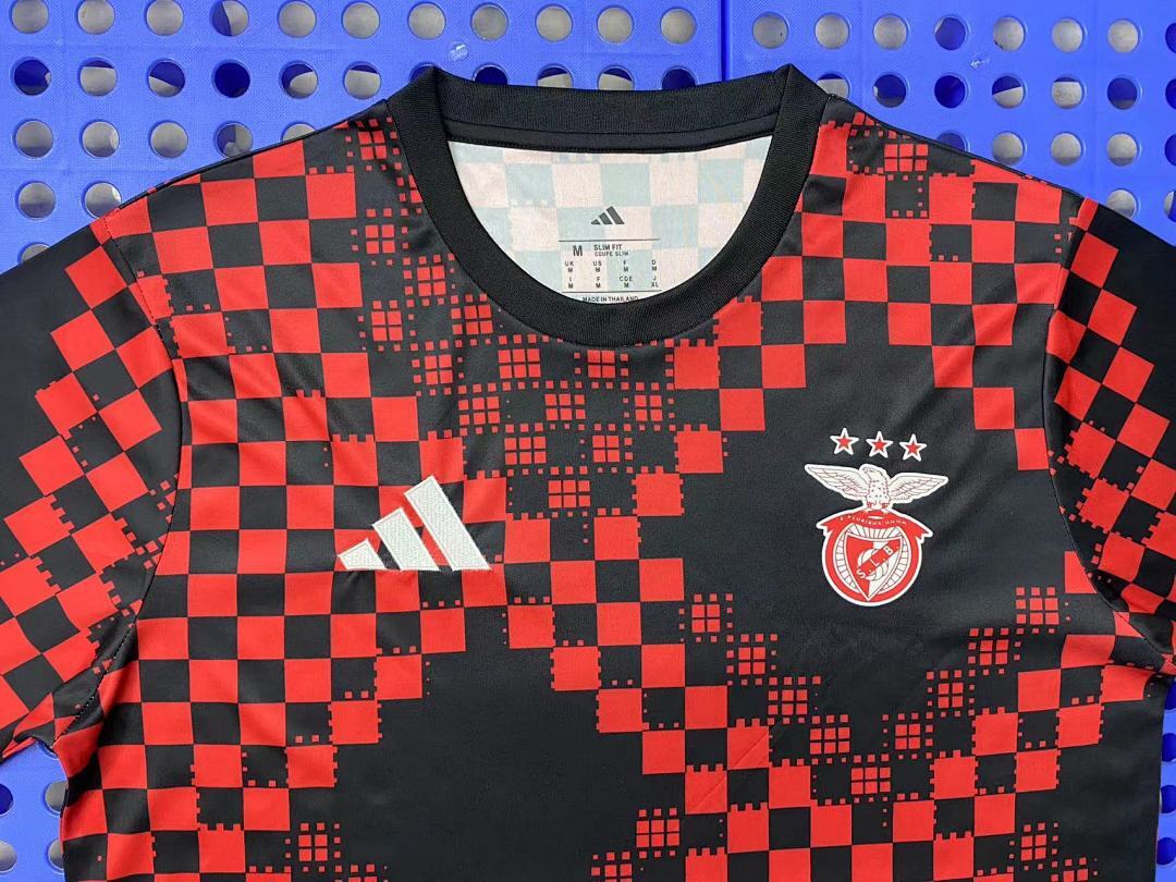 2025 Benfica red and black pre-match training suit - immagine 3