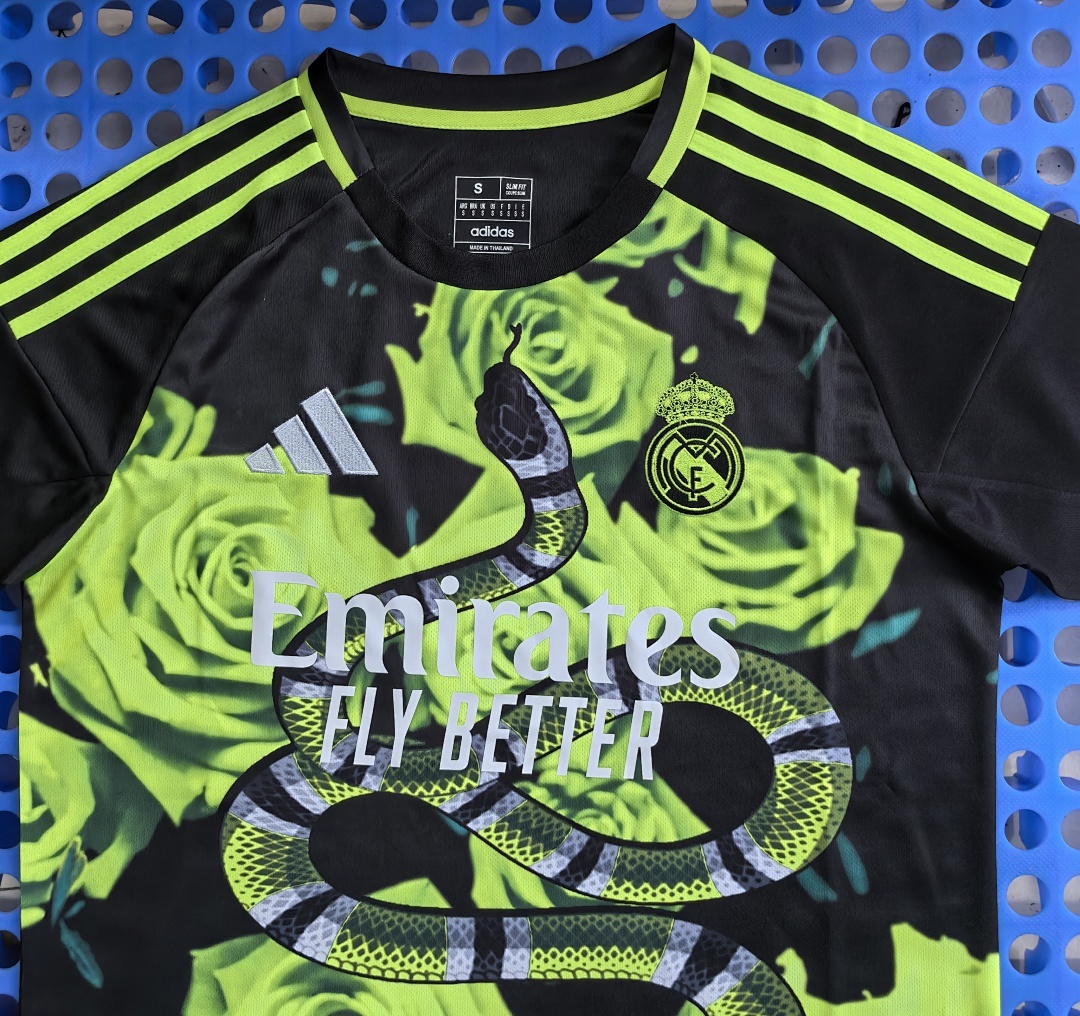 2025 Real Madrid Fluorescent Green Rose Snake Special Edition - Image 3