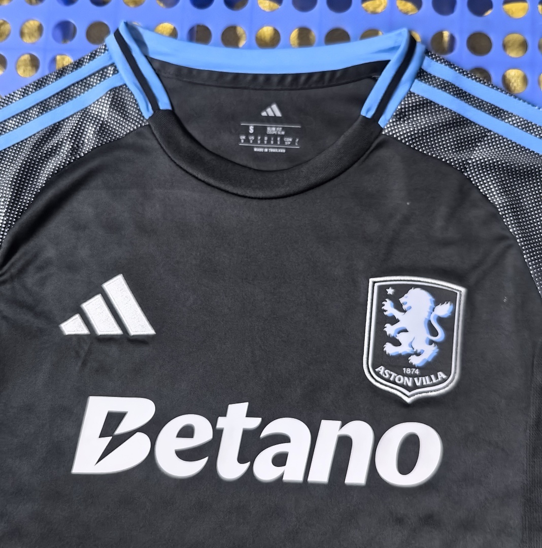 2025 Aston Villa away - immagine 3
