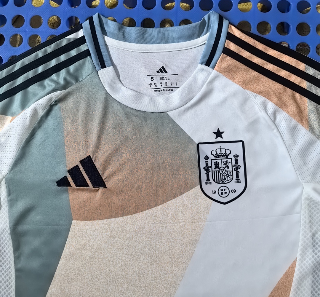 2025 Spain Away Women's Football Men's Wear - Image 3