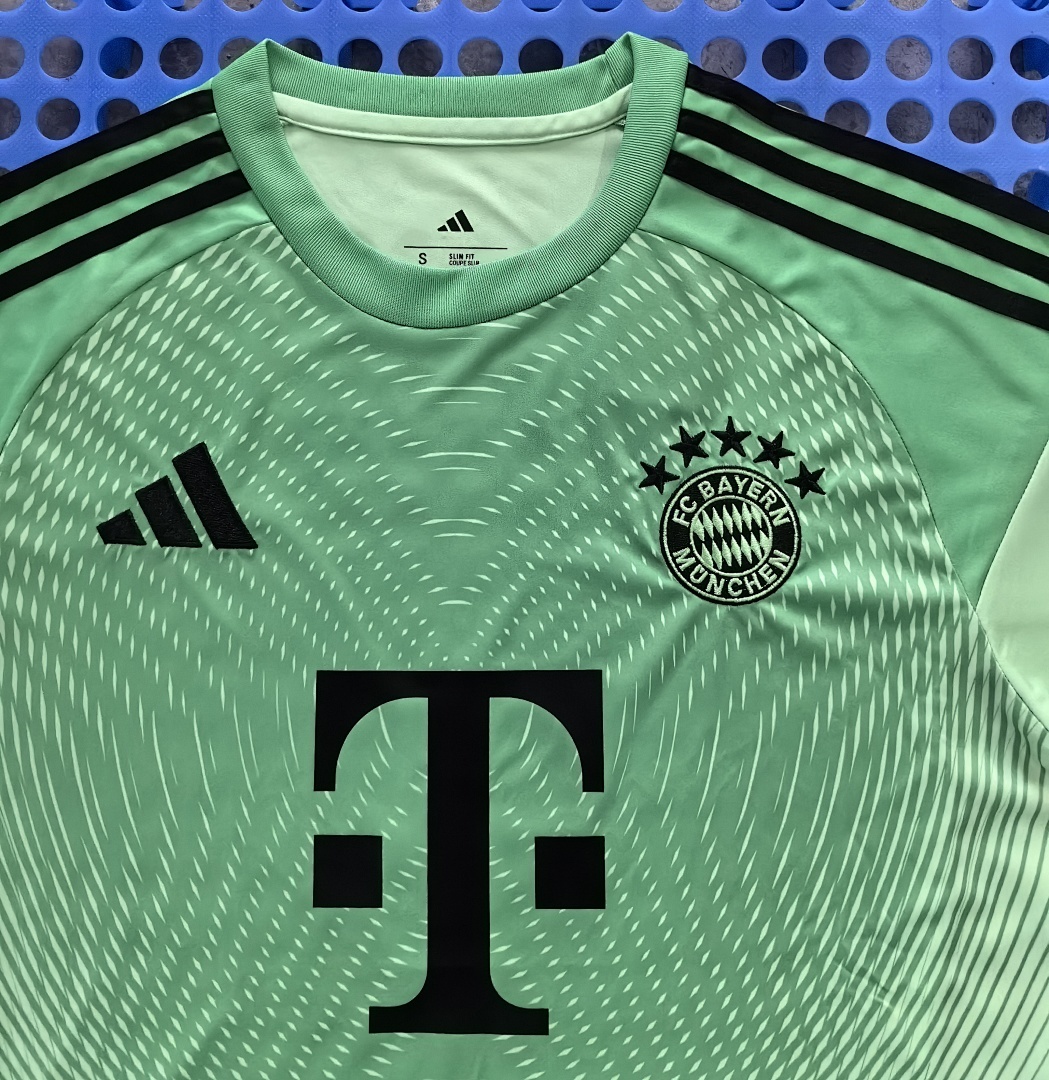 2025 bayern goalkeeper light green - immagine 3