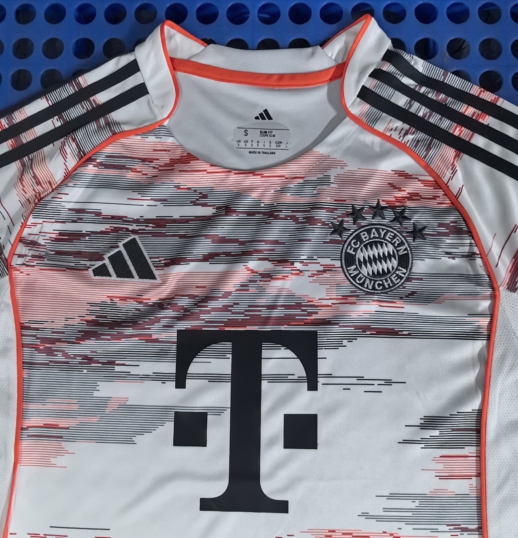 25-26 Bayern away game - immagine 3