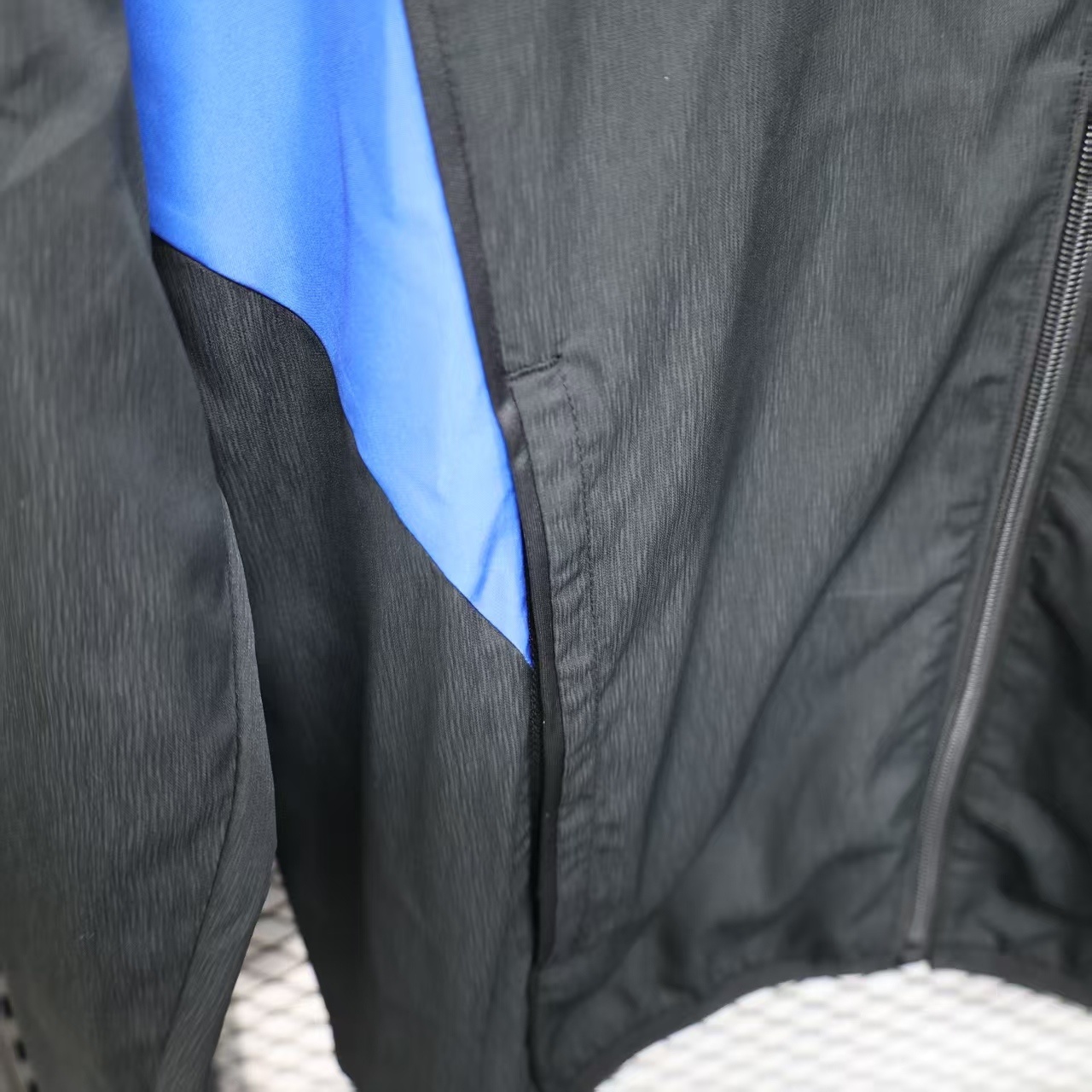 Manchester United windbreaker (with internal net) - Image 4