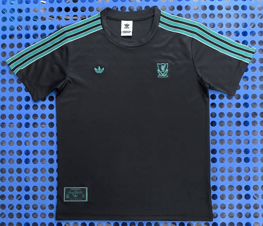 2025 Liverpool Retro T-Shirt Black S-4XL