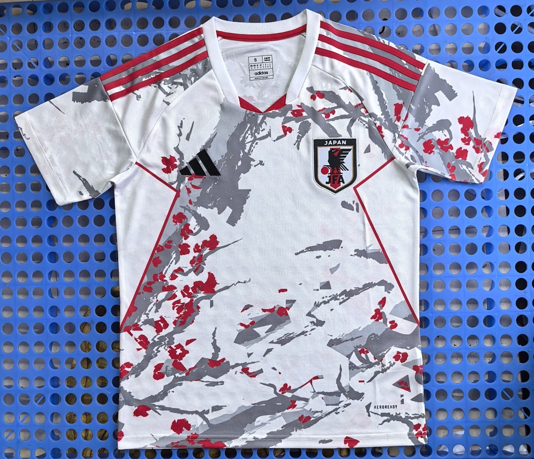 2024 Japanese ink plum blossom version white