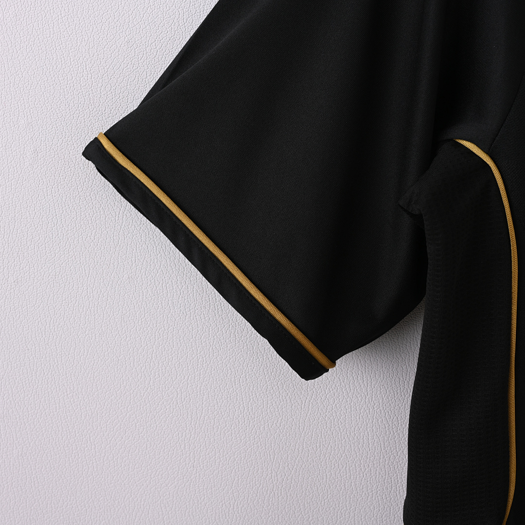 11-12 Real Madrid away - Image 5