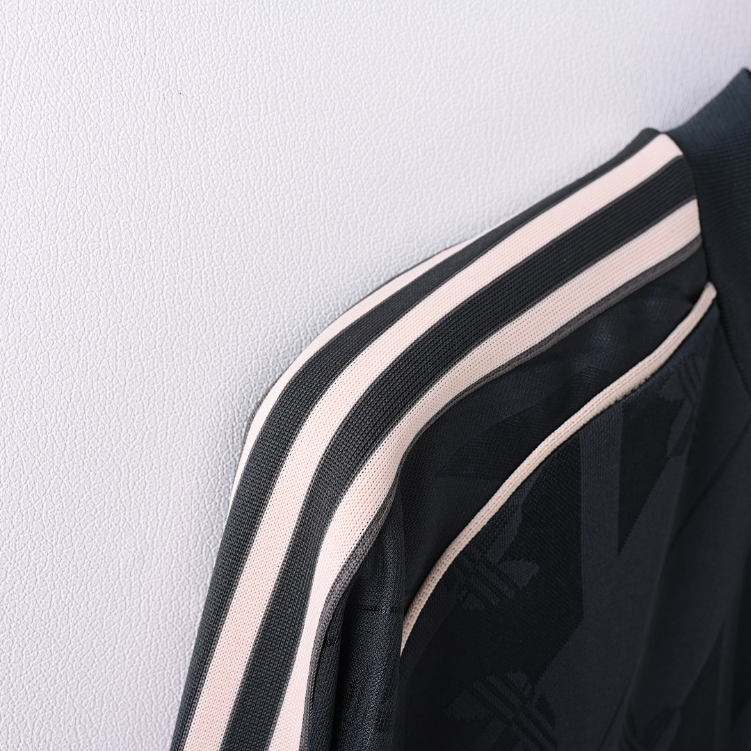 24-25 Real Madrid Retro - Image 5