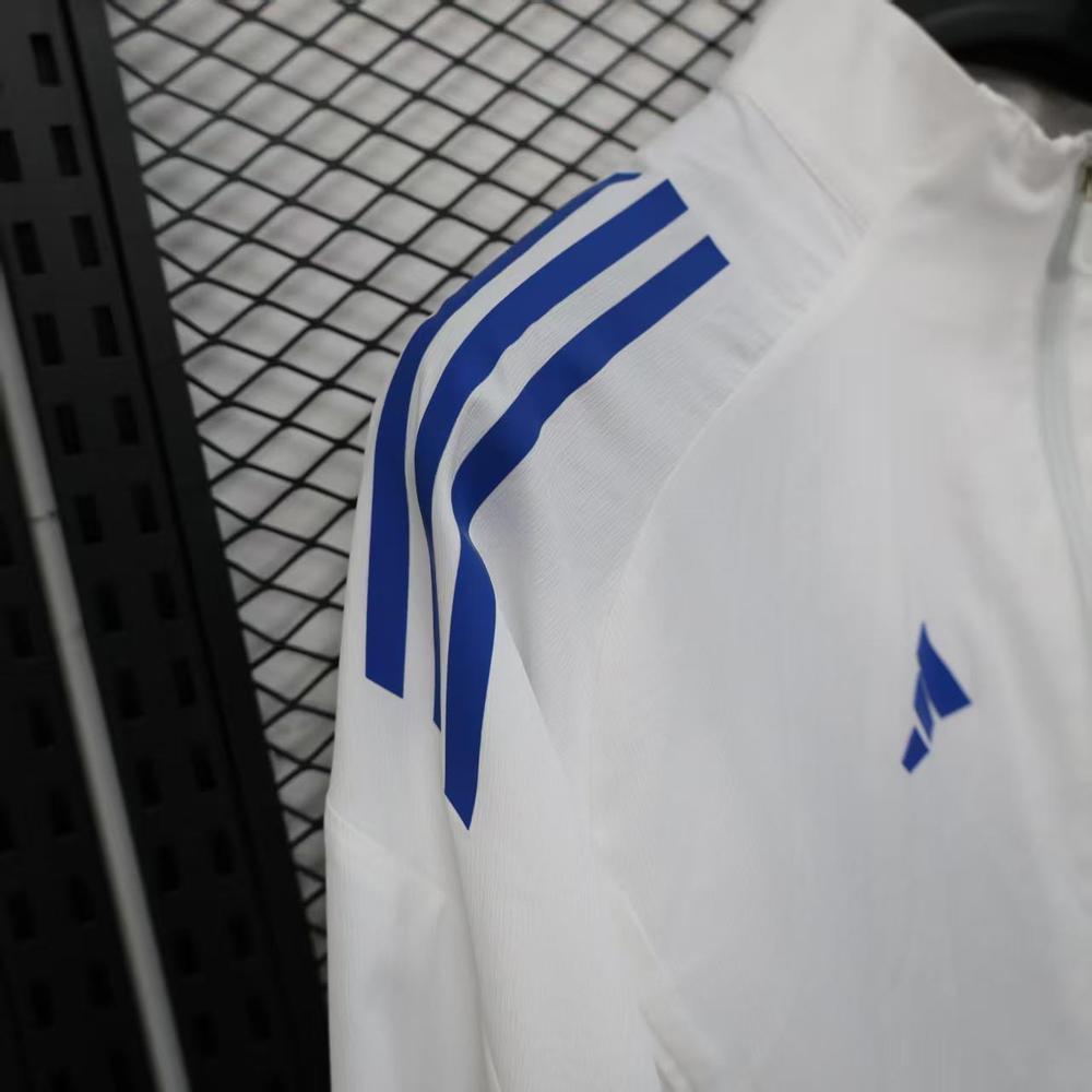 Real Madrid windbreaker (with intranet) - immagine 5