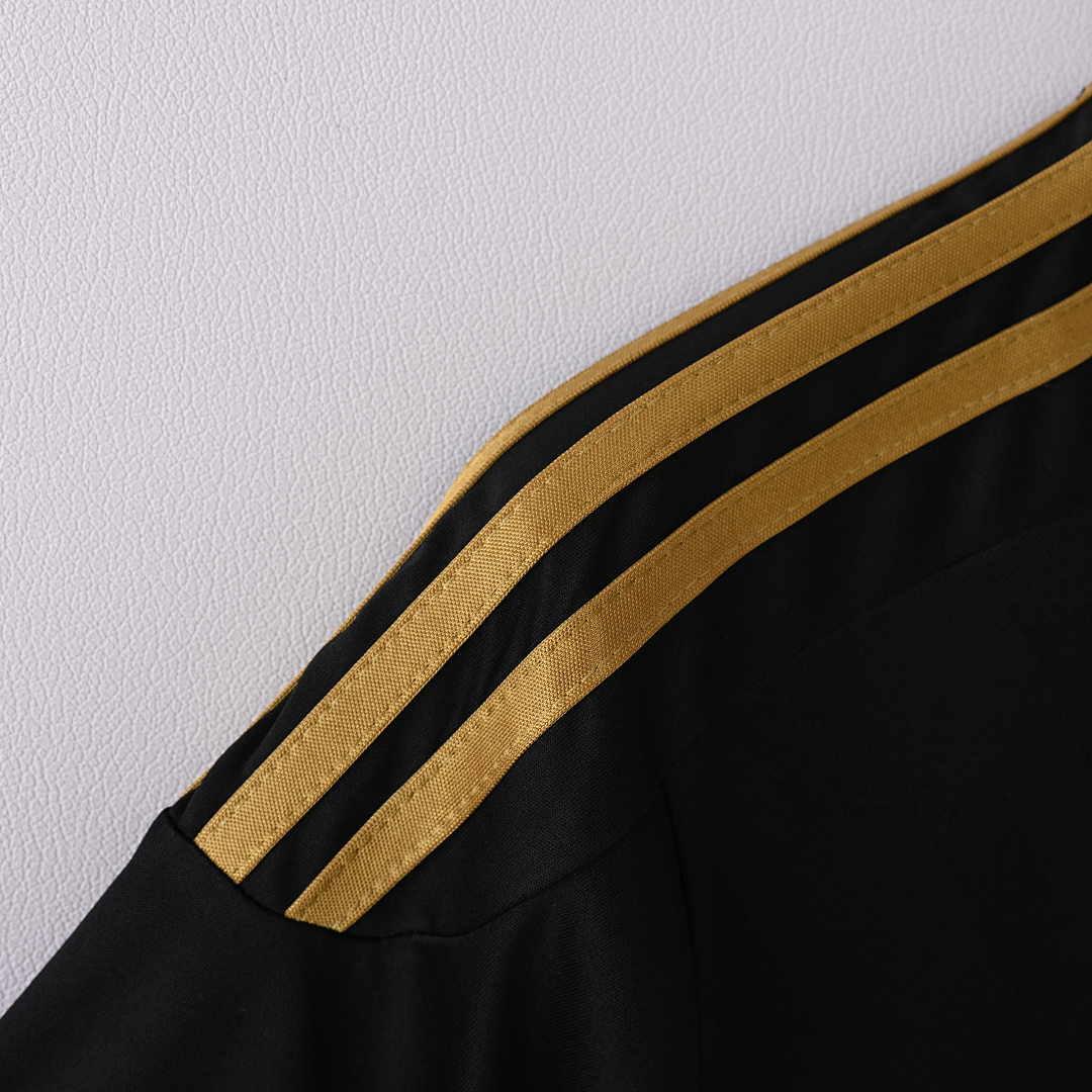 11-12 Real Madrid away - Image 6