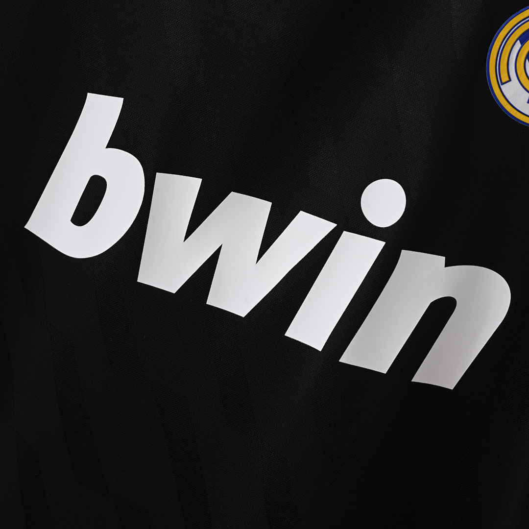 11-12 Real Madrid away - Image 7