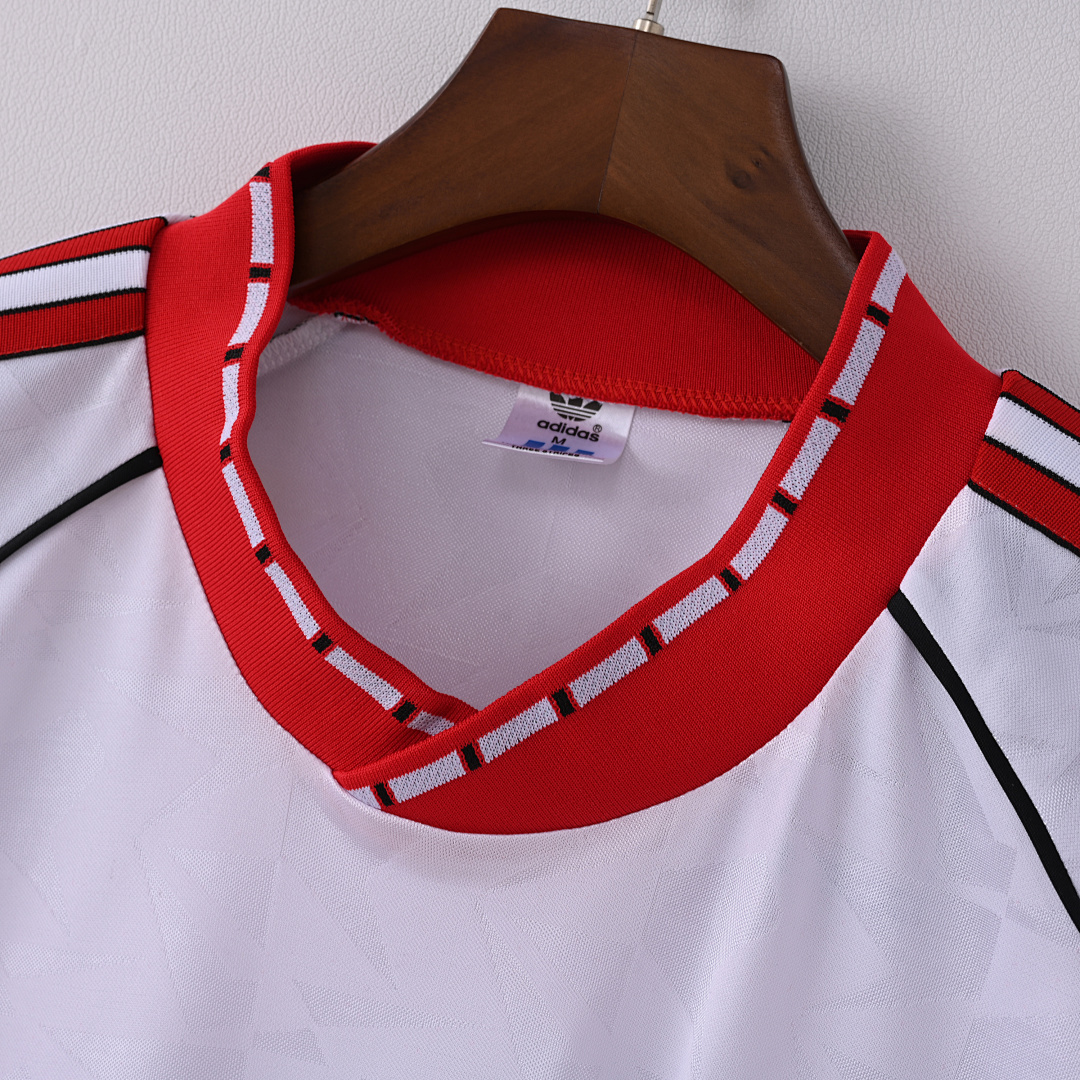 90-91 Manchester United away game - Image 8