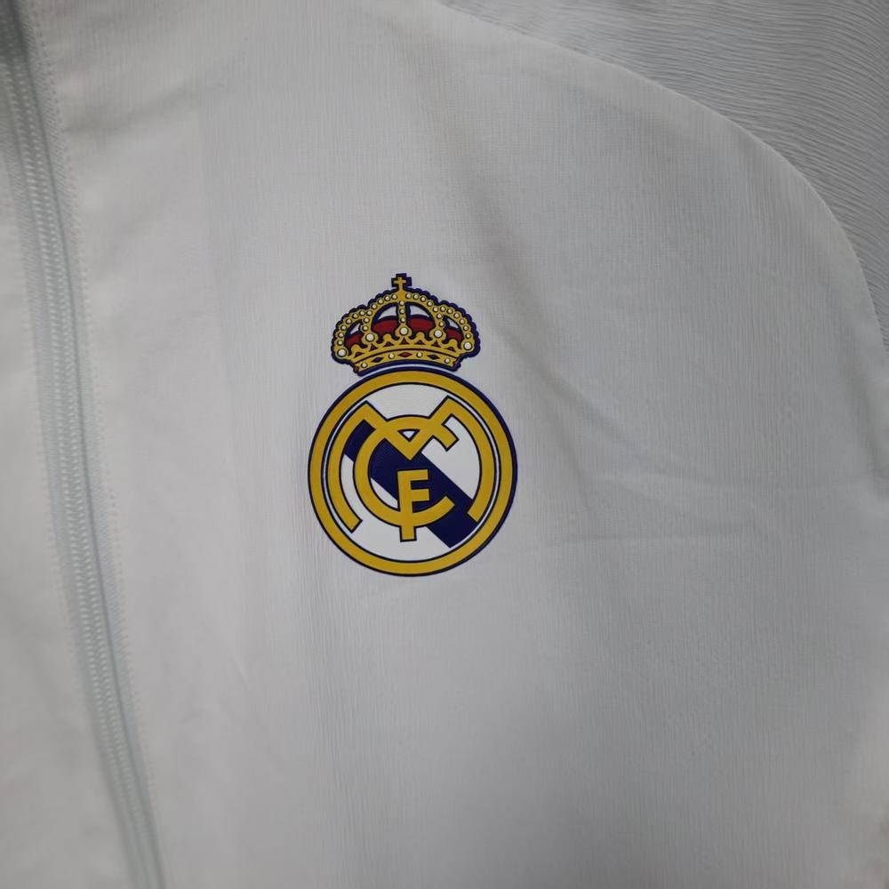 Real Madrid windbreaker (with intranet) - immagine 8