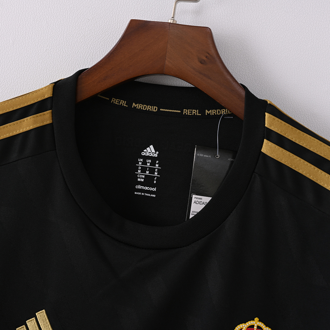 11-12 Real Madrid away - Image 10